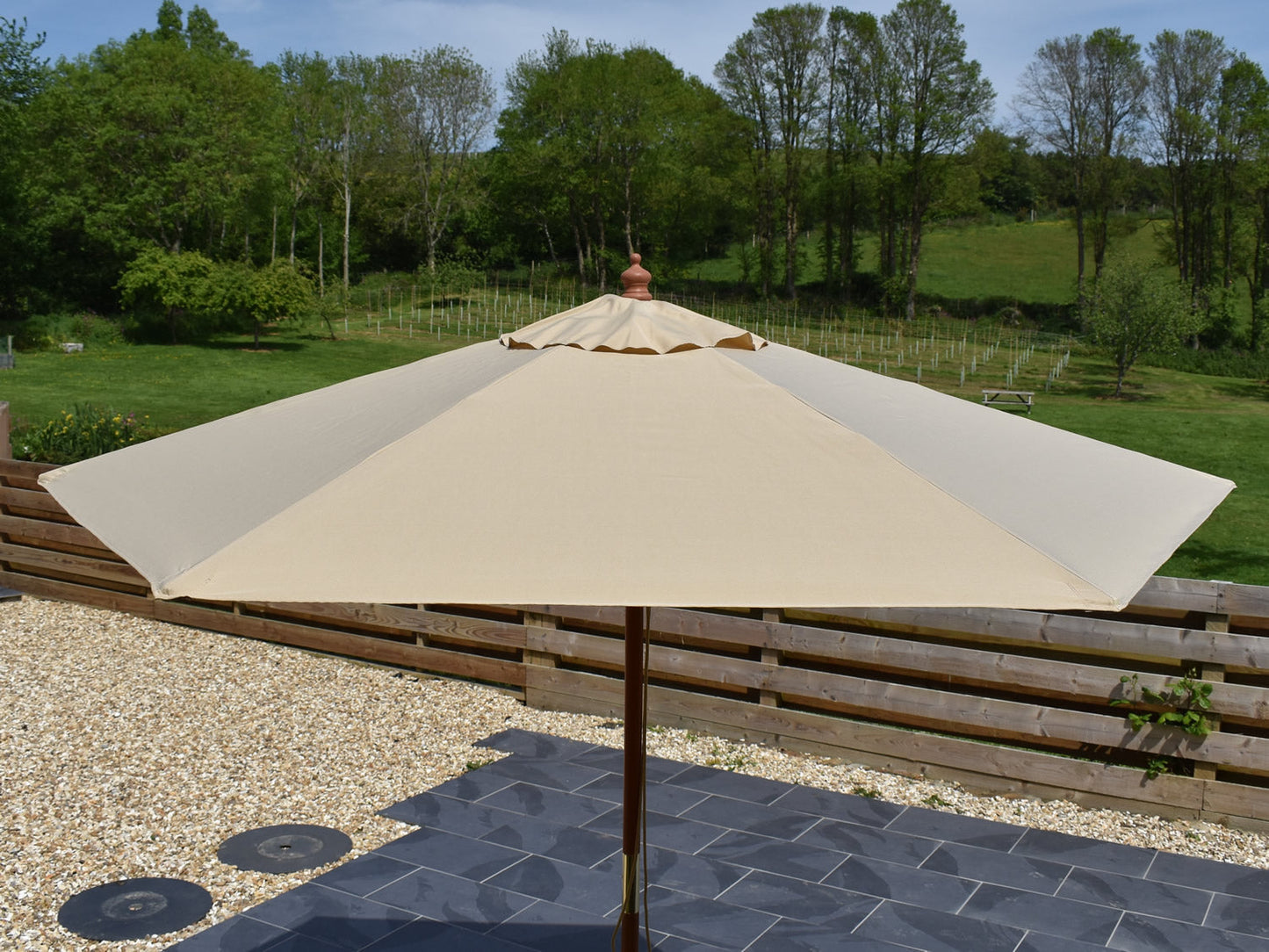 2.5 Hexagonal parasol open side view Cappuccino