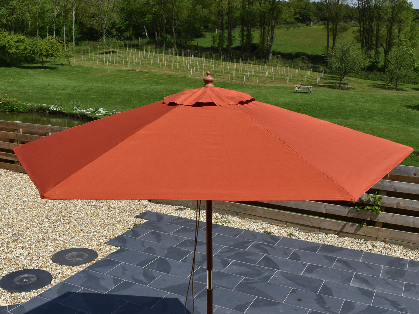 2.5 Parasol side view Terracotta