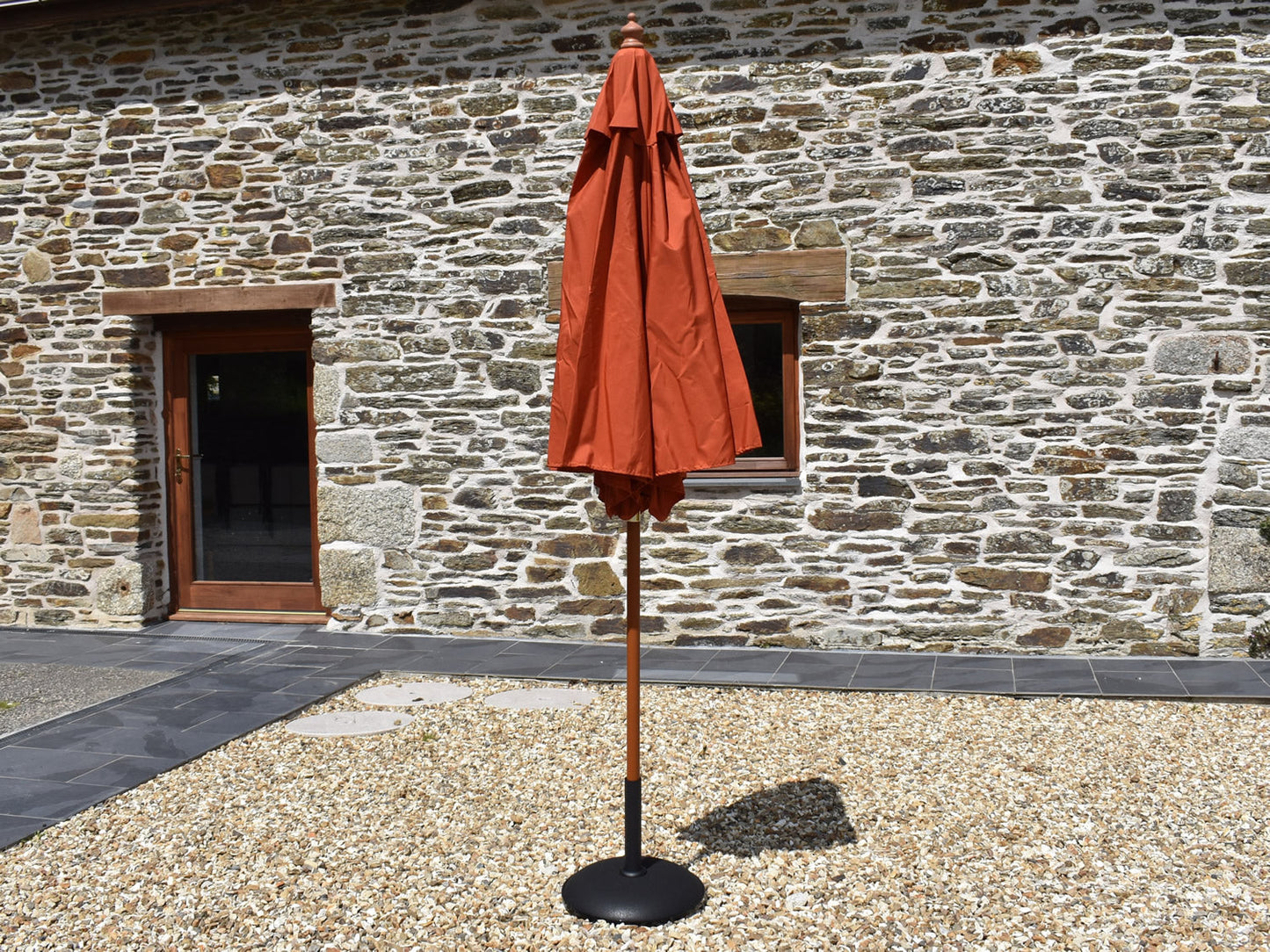 2.5 Parasol closed
