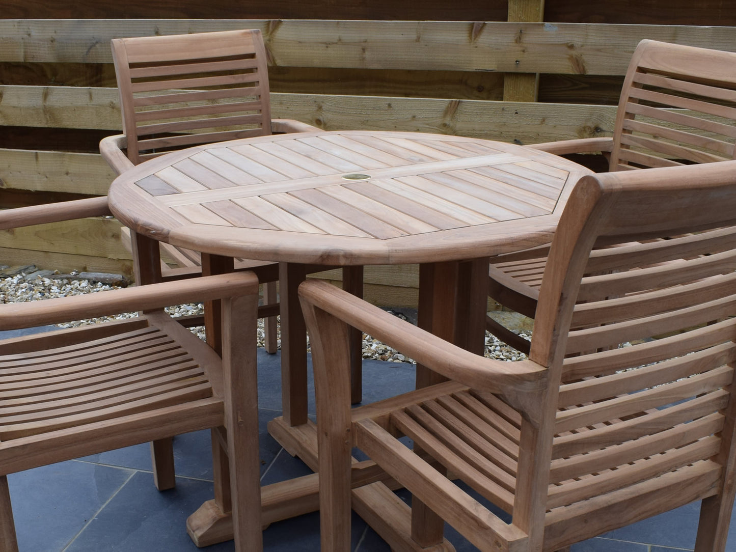 4 Seater Round Pedestal Teak Set with Newbury Stacking Armchairs