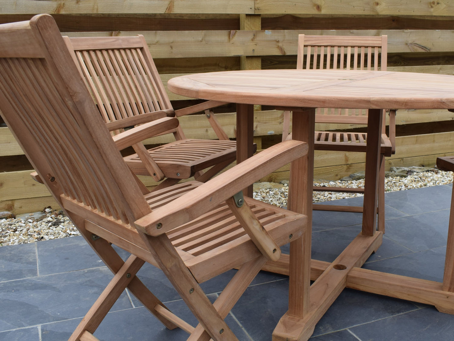 4 Seater Large Round Pedestal Teak Set with Folding Armchairs