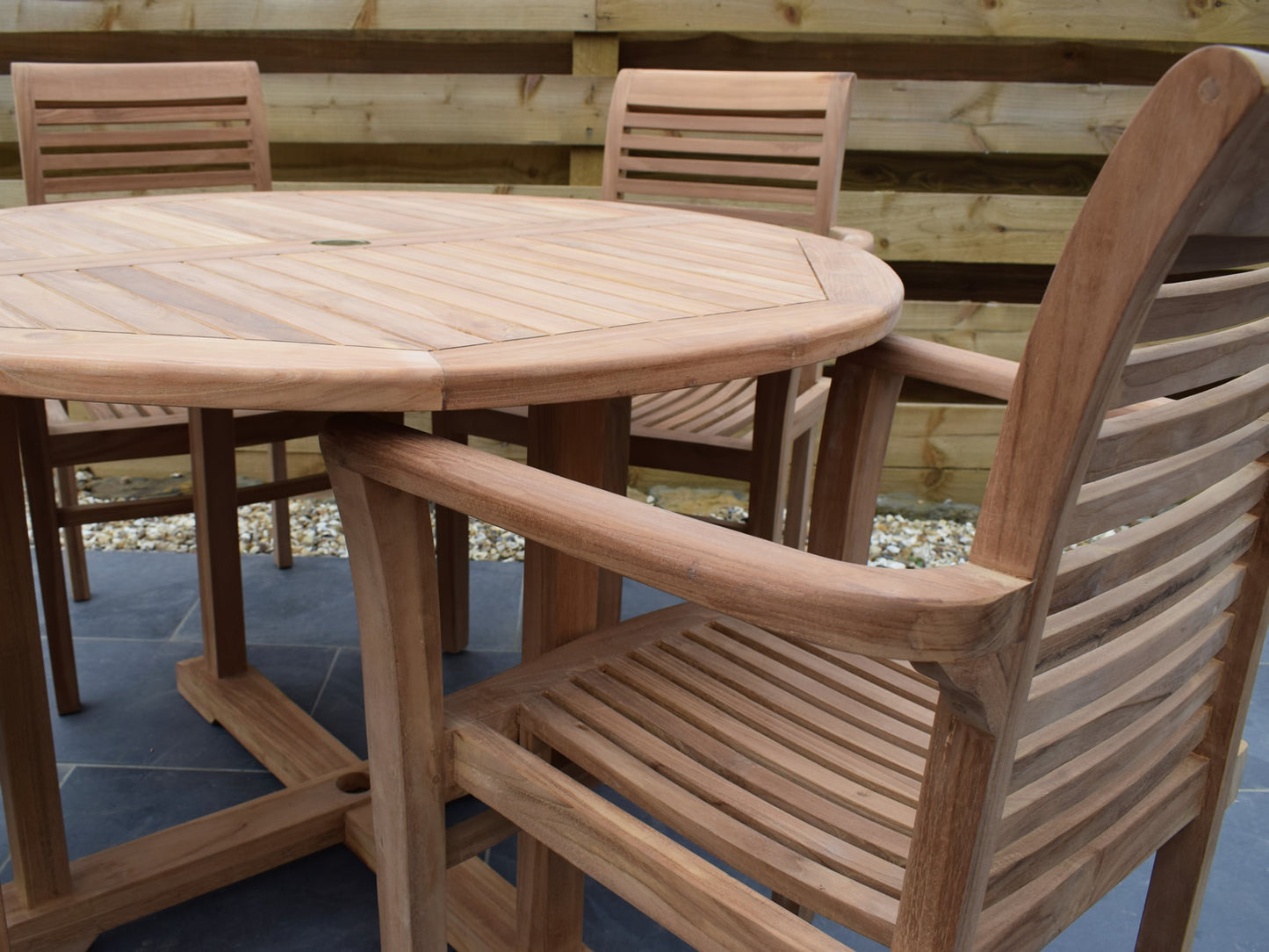 4 Seater Large Round Pedestal Teak Set with Newbury Stacking Armchairs