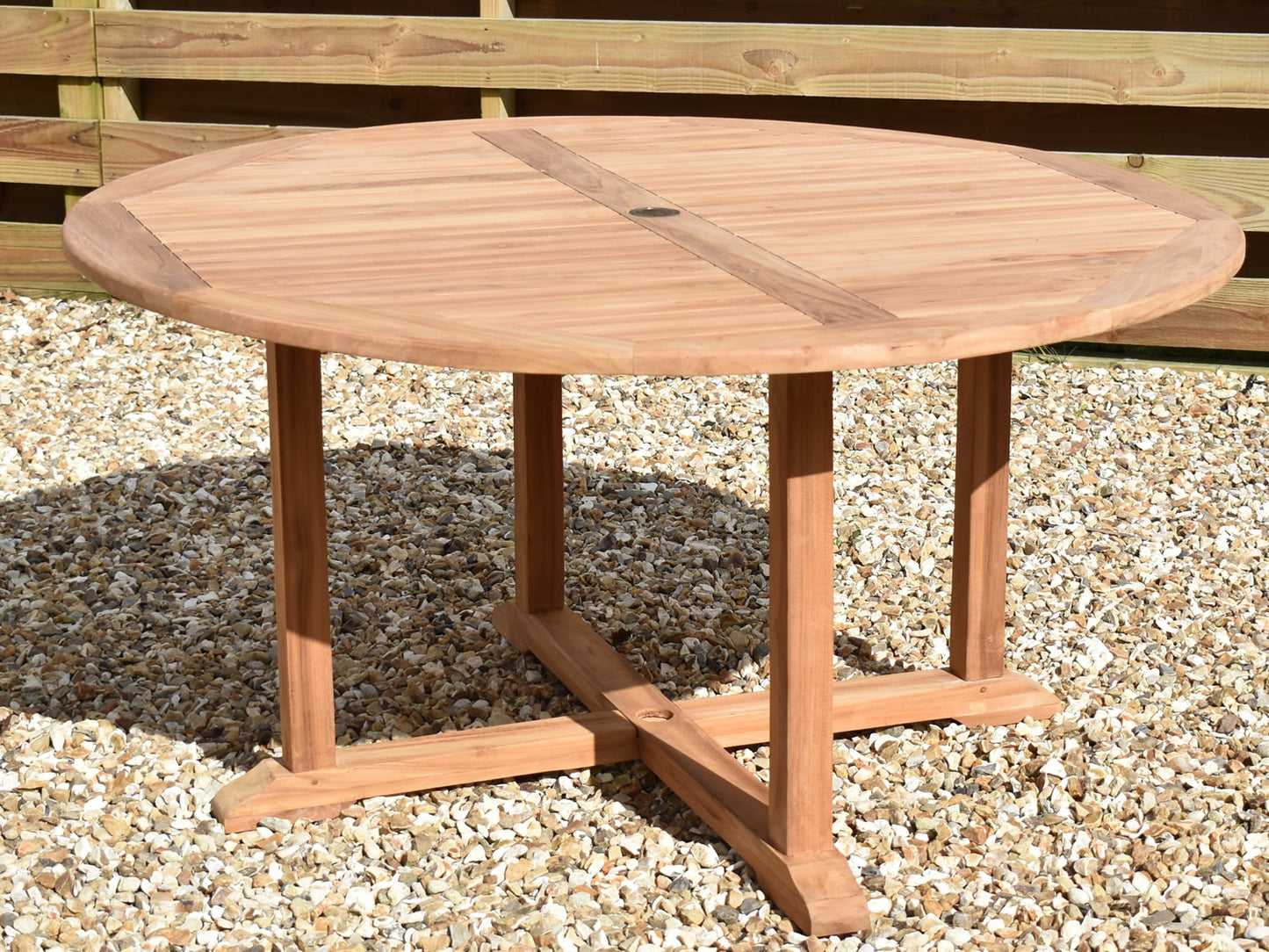 6 Seater Round Pedestal Teak Set with Henley Stacking Armchairs
