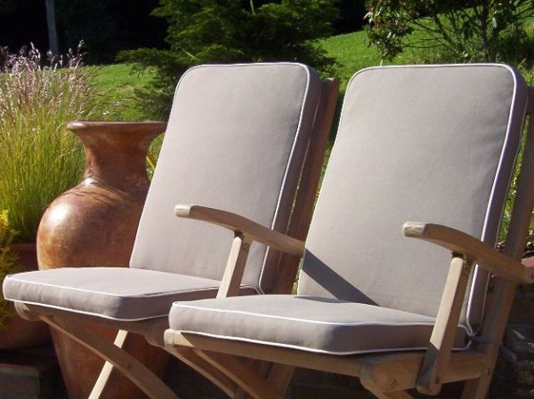 8 Seater Oval Pedestal Teak Set with Folding Chairs & Armchairs