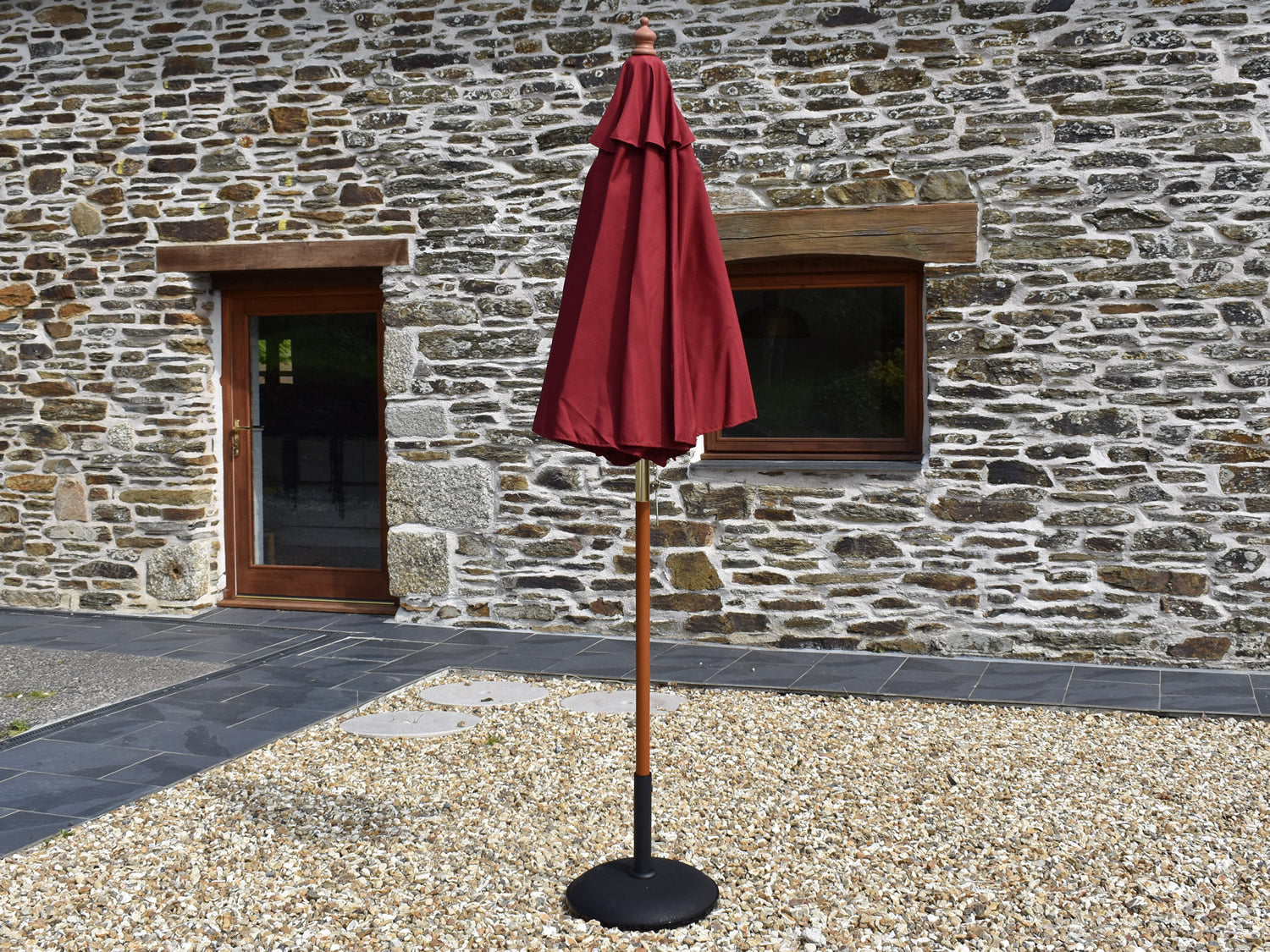 2m Octagonal parasol closed Burgundy