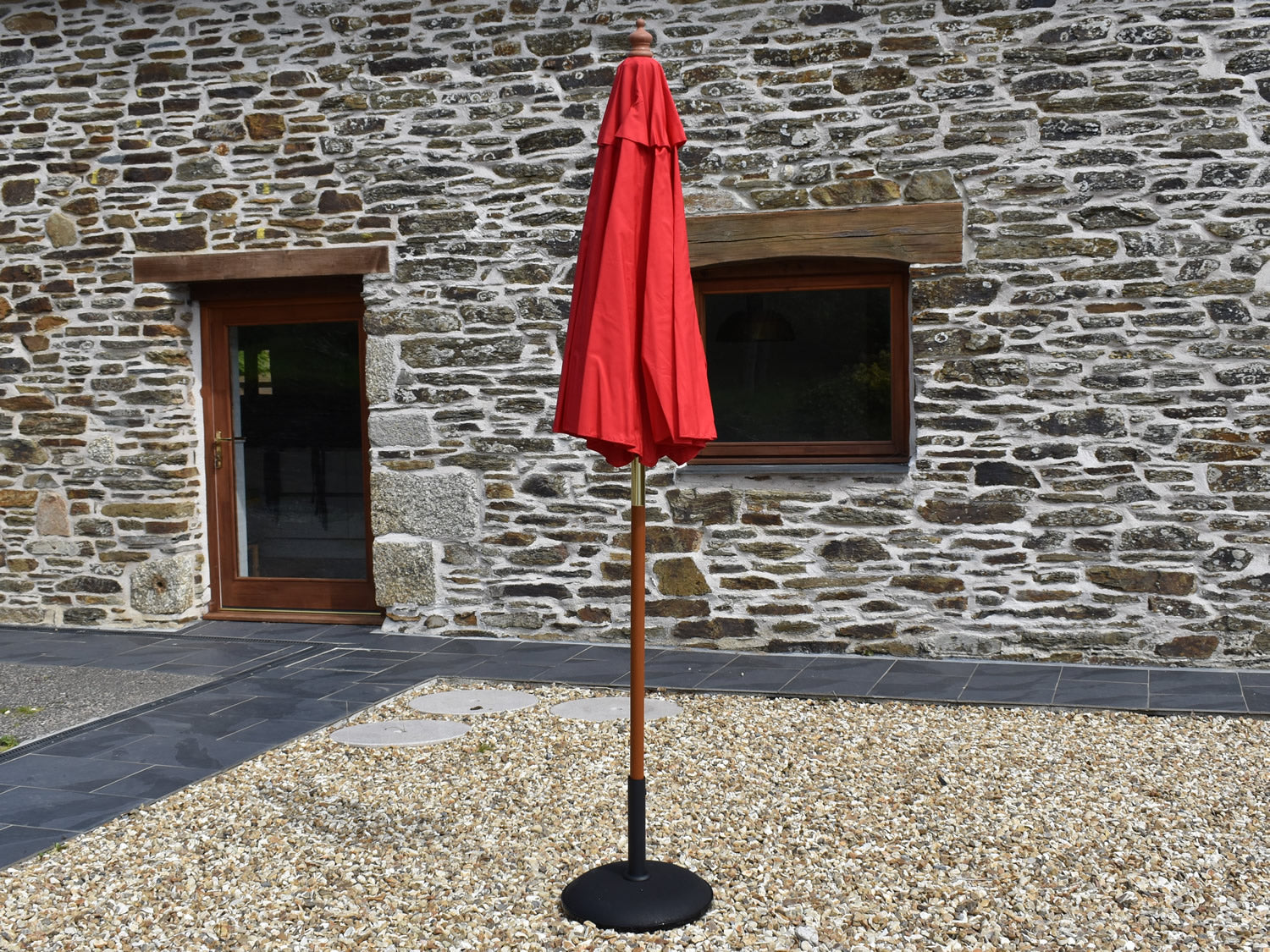 2m Octagonal parasol closed Red