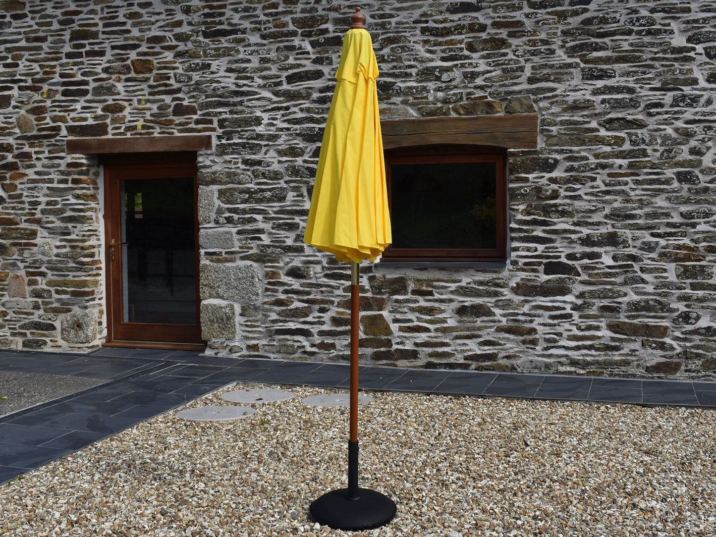 2m Octagonal parasol closed Yellow