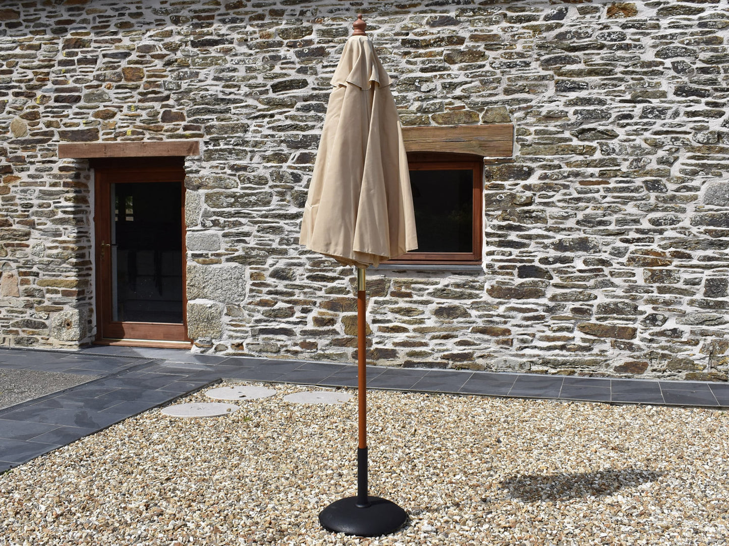 2m Octagonal parasol closed Cappuccino