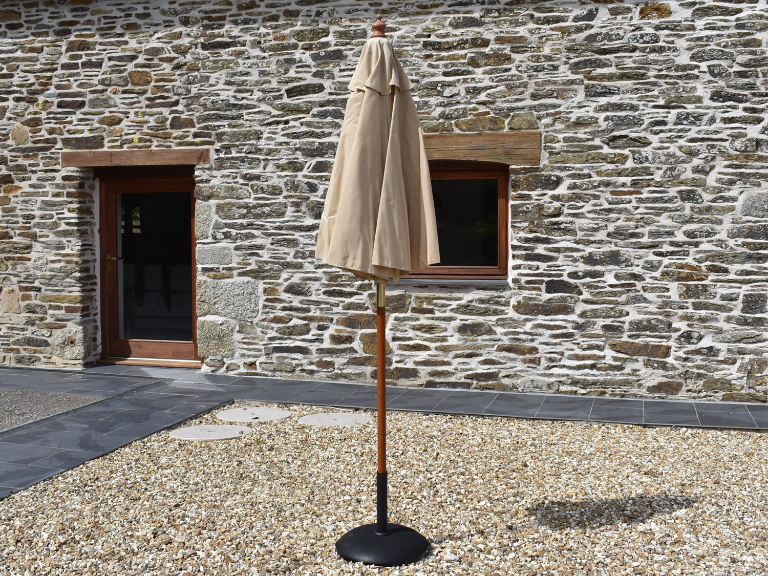 2m Octagonal parasol closed Cappuccino