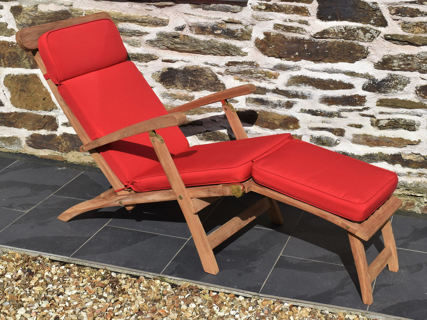 Traditional red outdoor steamer recliner chair cushion