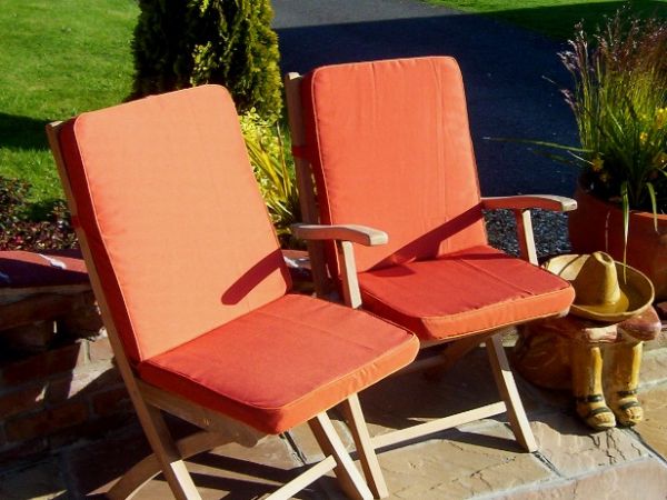 8 Seater Oval Pedestal Teak Set with Folding Armchairs