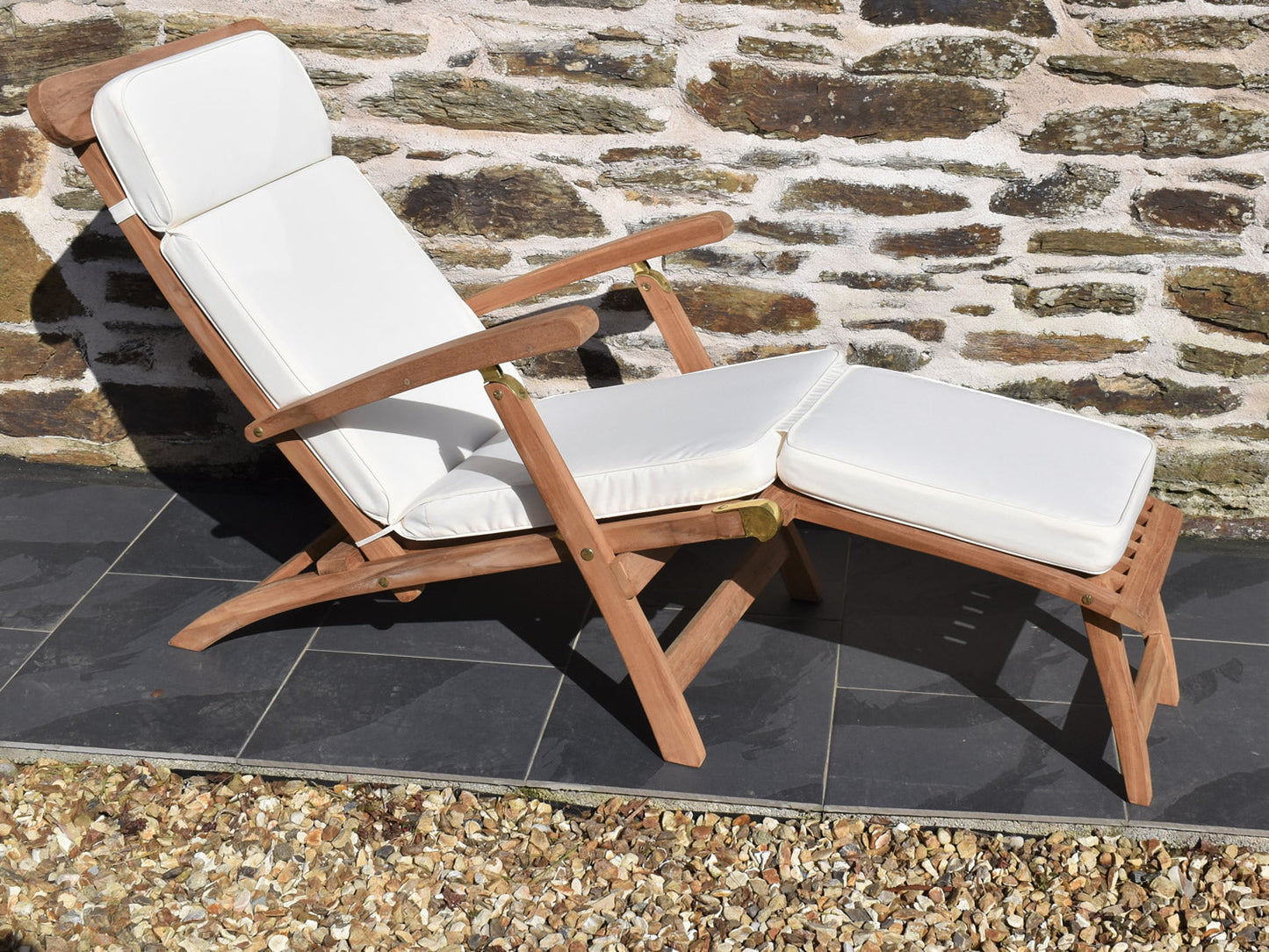 Traditional outdoor patio steamer chair cushion natural cream colour